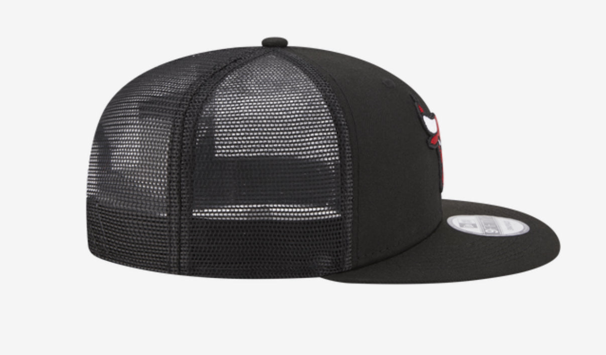 NEW ERA-New Era Bulls Team Color Trucker Hat-60402158