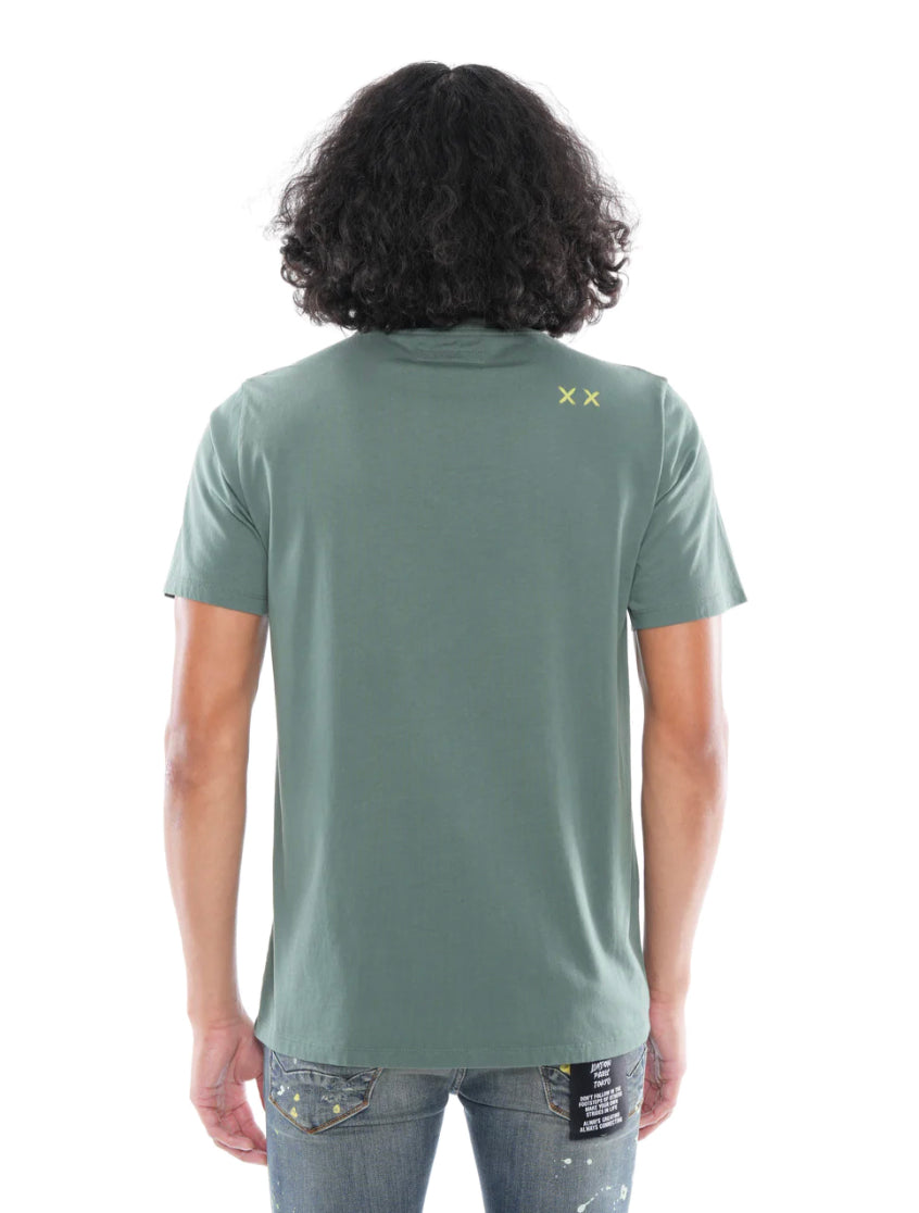 SHORT SLEEVE CREW NECK TEE "LICENSED DRUG DEALER" IN DUCK GREEN