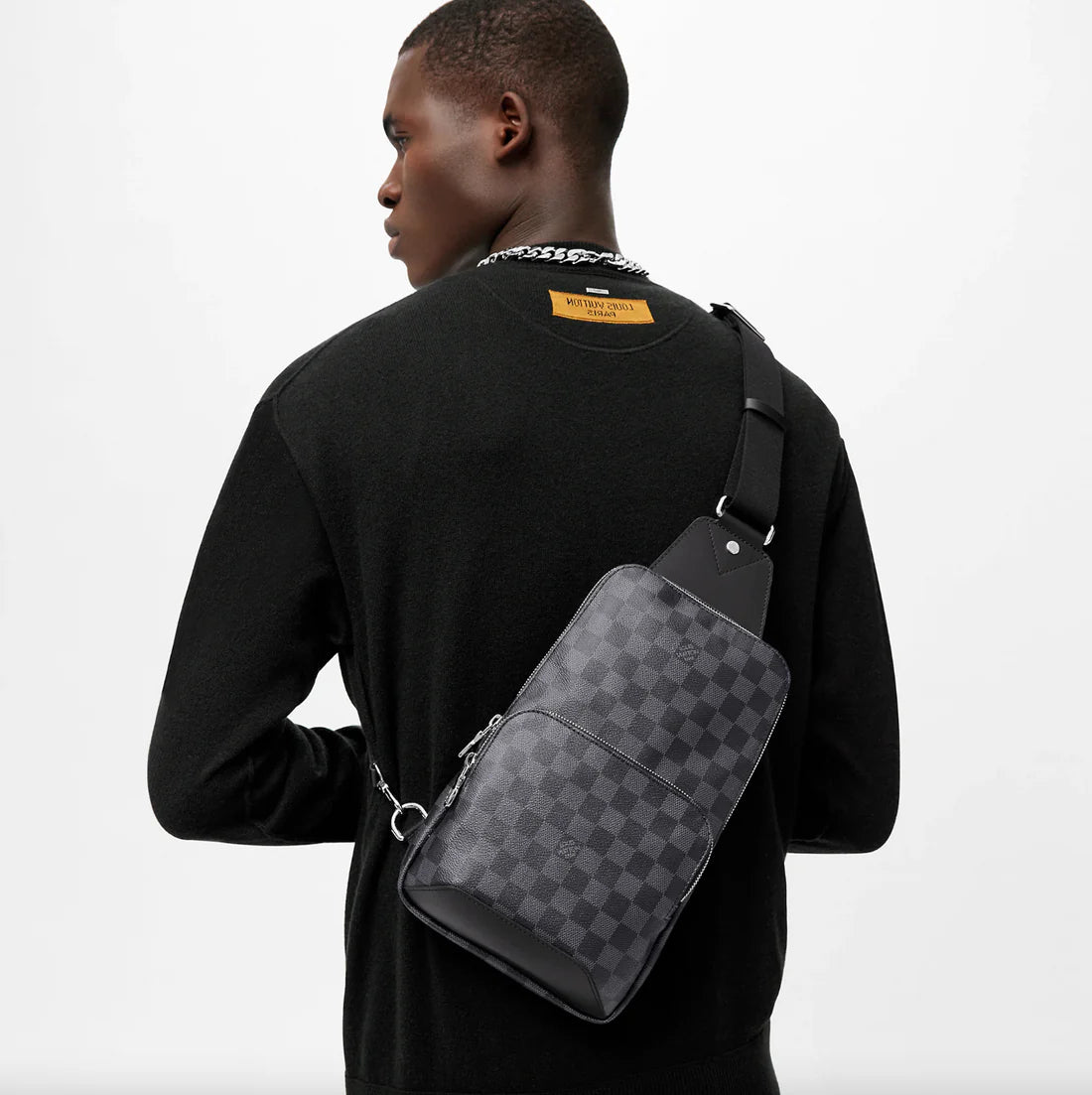 Lous Vuitton - slingbag