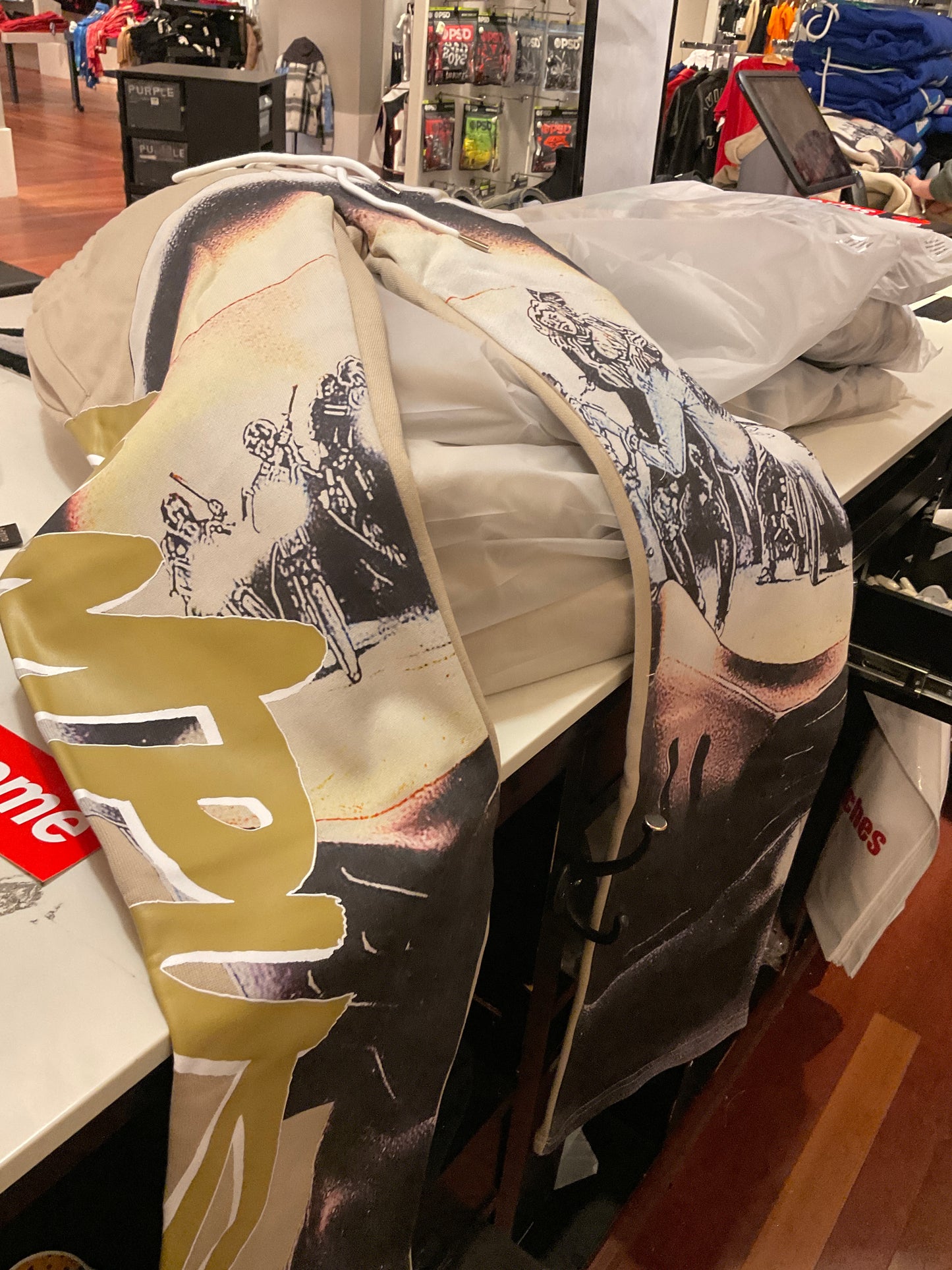 CAMPUS-SAVAGE FLARES SAND-CG-H25-016