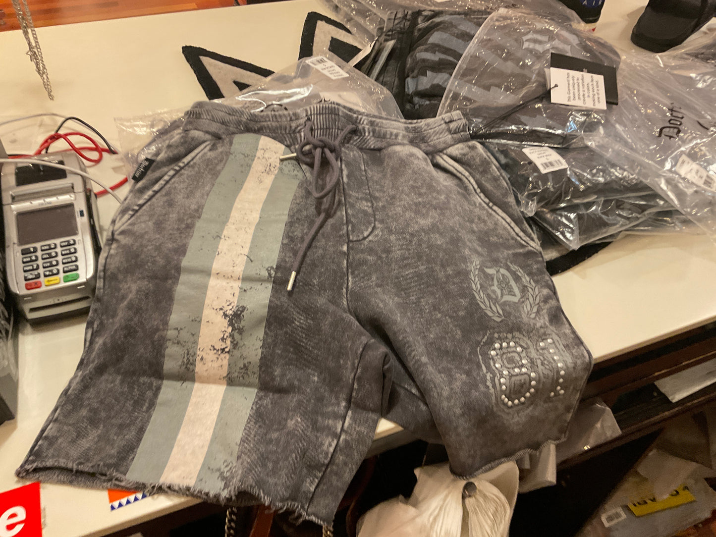 DOCTRINE-CHEESW HEAD SHORT CHARCOAL WASH-DB0316