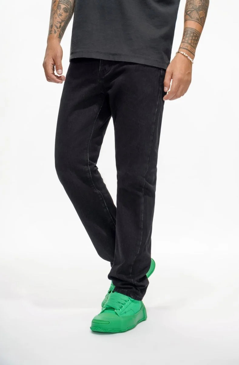 VALABASAS DIFFERENT STRAIGHT FIT JEANS BLACK