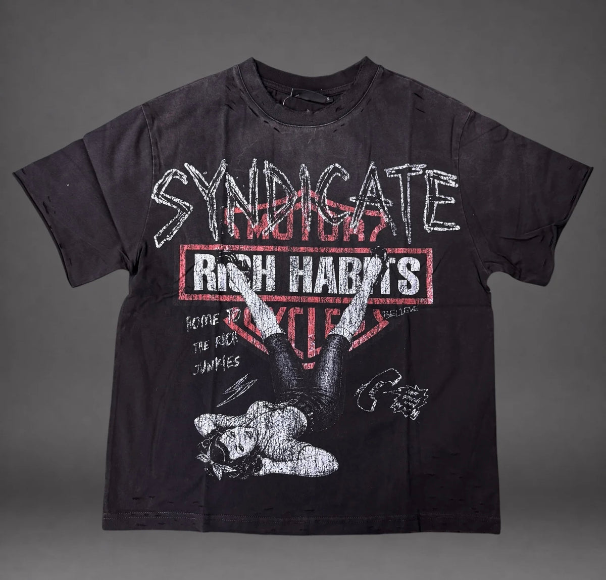The SYNDICATE - Rich Habits T-shirt - Black
