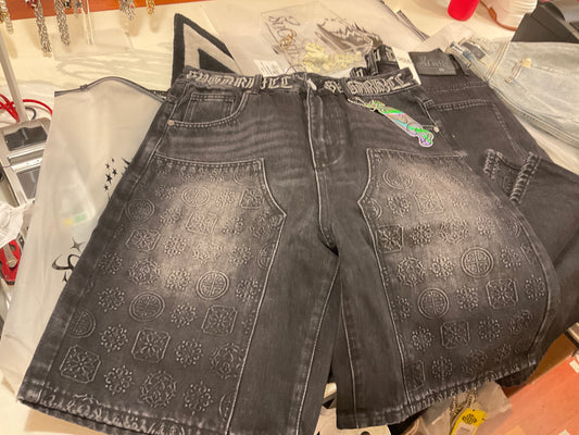 SUGARHILL-CARLOMAN”EMBOSSED JORTS(BLACK WASH)